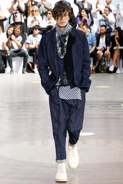Look 14
